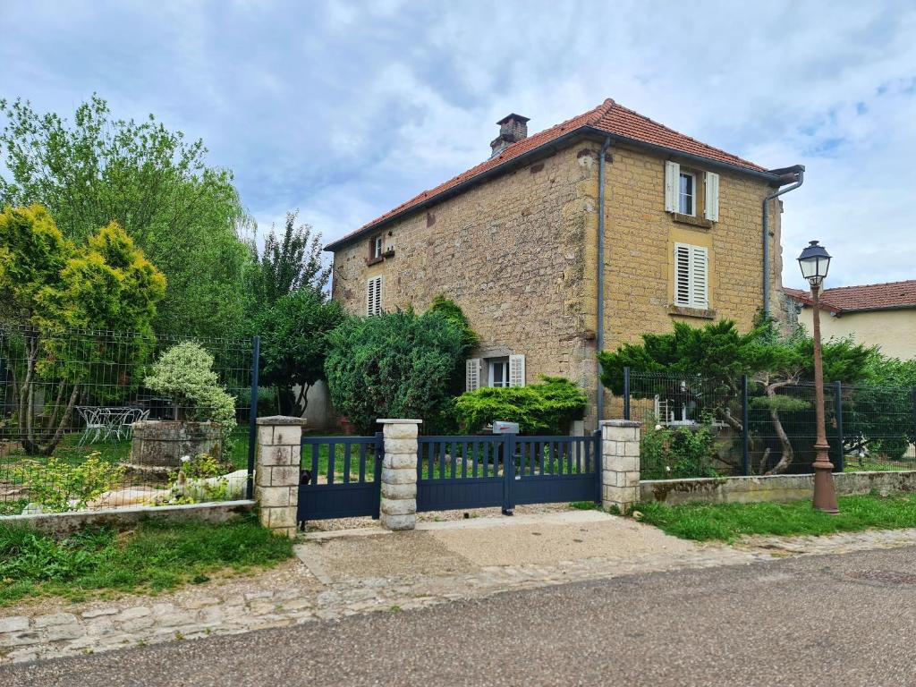 Maison de 2 chambres avec jardin clos et wifi a Velorcey 30 Gr Grande Rue Bourgogne-Franche-Comté, Haute-Saône, 70300 Velorcey