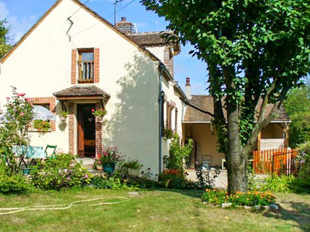 Maison de 2 chambres avec jardin clos et wifi a Villeuneuve sur Yonne 31 Rue des Sources le Grand Veau, 89500 Beaujard