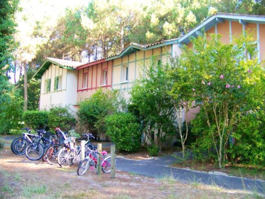 Maison de 2 chambres avec piscine partagee et jardin clos a Soustons Port d'albret, Avenue de Fray Résidence Le domaine du golf de pinsolle, 40140 Soustons