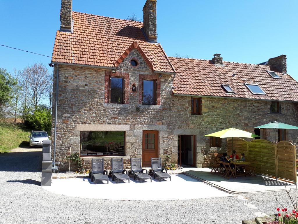 Maison de 2 chambres avec piscine partagee jardin amenage et wifi a Saint Amand de Coly