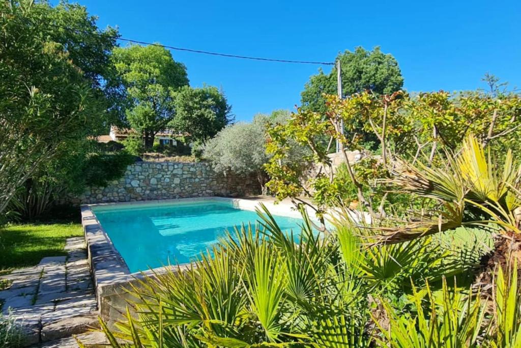 Maison de 2 chambres avec piscine partagee jardin clos et wifi a Lorgues 1 Rue du Hameau de Châteaurenard Provence-Alpes-Côte d'Azur, Var, 83510 Lorgues