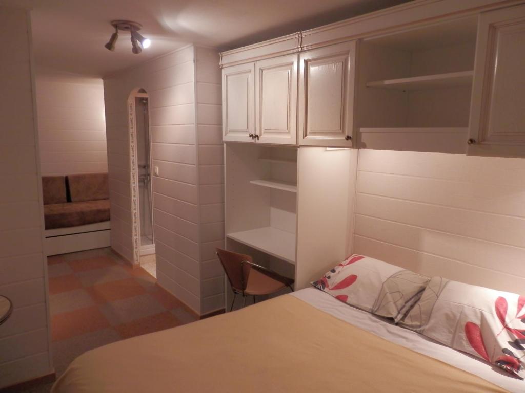 Maison de 2 chambres avec piscine partagee spa et jardin amenage a Saint Front de Pradoux