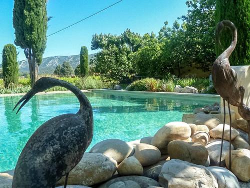 Maison de 2 chambres avec piscine partagee terrasse amenagee et wifi a Oppede