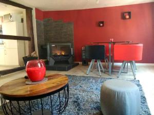Maison de 2 chambres avec piscine privee jacuzzi et jardin clos a Wangen