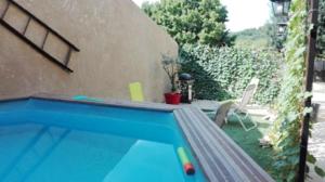 Maison de 2 chambres avec piscine privee jardin clos et wifi a Malaucene