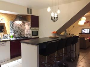 Maison de 2 chambres avec piscine privee jardin clos et wifi a Malaucene