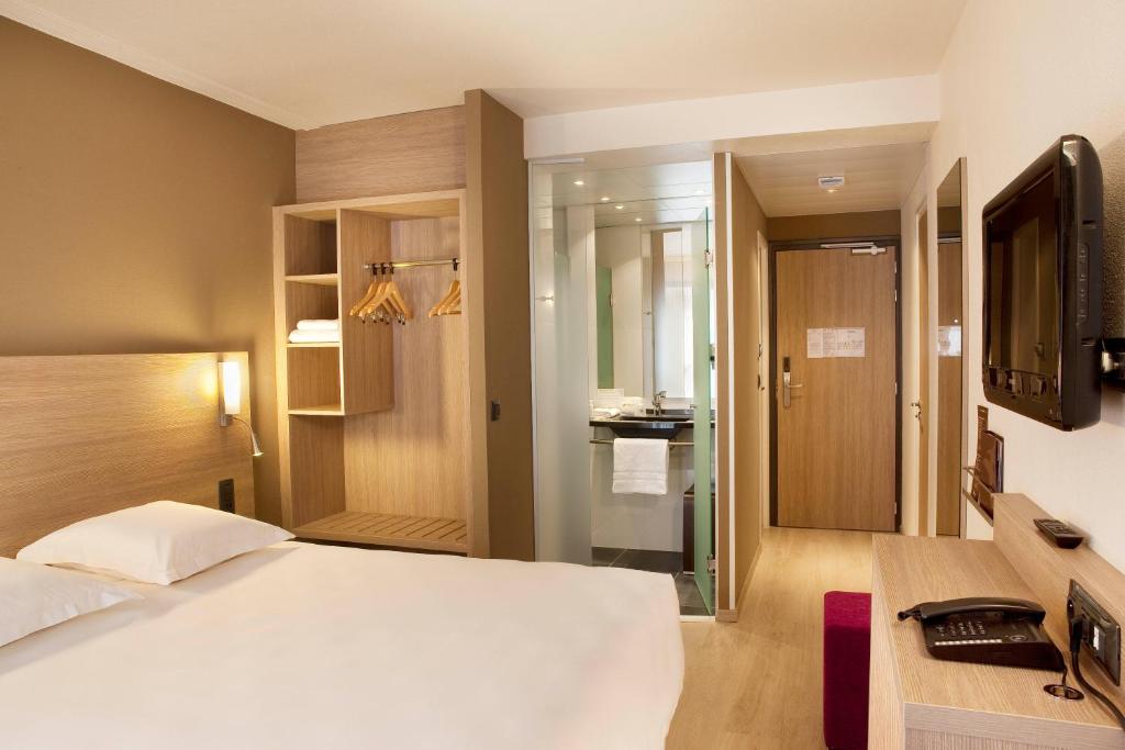 Maison de 2 chambres avec piscine privee jardin clos et wifi a Modene 84330 Modène