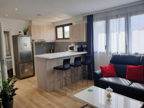 Maison de 2 chambres avec terrasse amenagee et wifi a Argenteuil