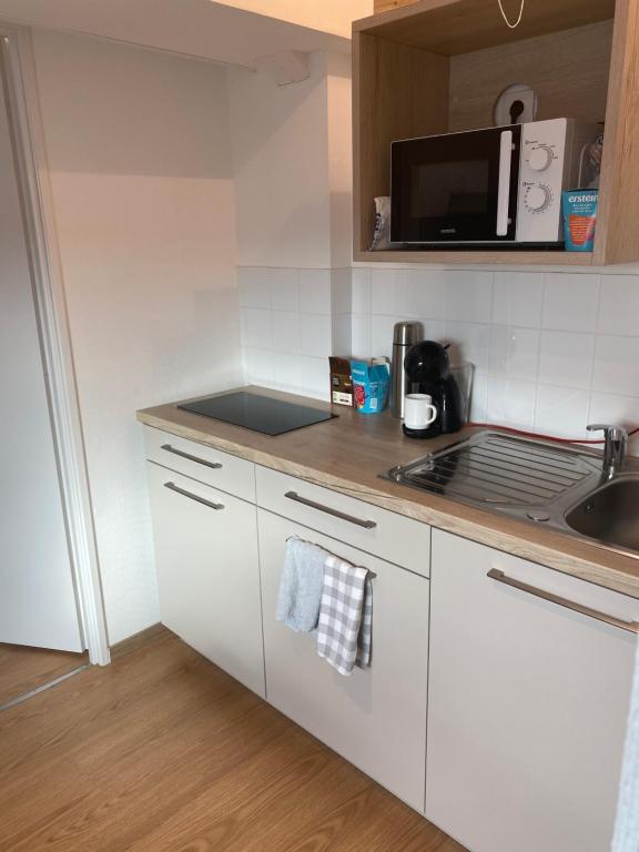 Maison de 2 chambres avec terrasse amenagee et wifi a Le Vivier sur Mer 35960 Le Vivier-sur-Mer