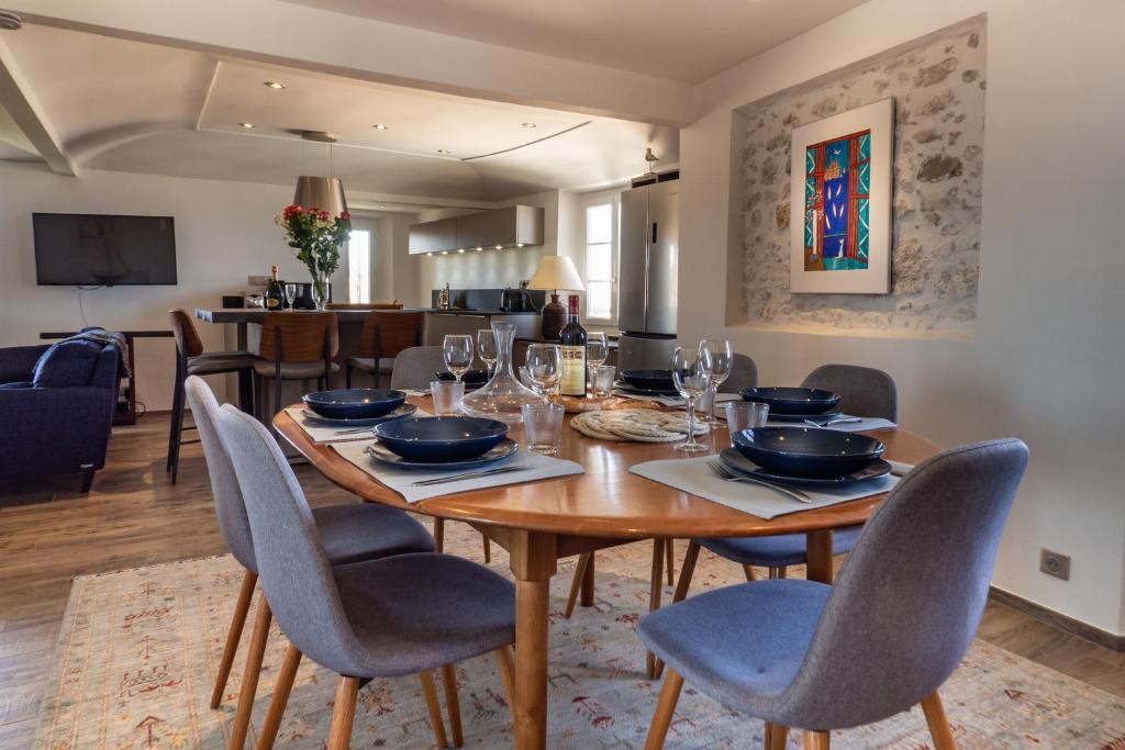 Maison de 2 chambres avec terrasse amenagee et wifi a Villeneuve les Avignon 30400 Villeneuve-lès-Avignon