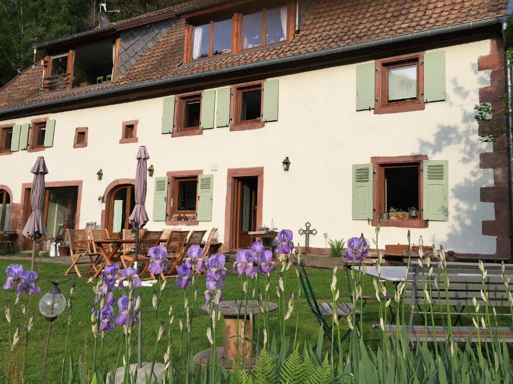 Maison de 2 chambres avec vue sur le lac piscine partagee et jardin amenage a Lachapelle Auzac 46200 Lachapelle-Auzac