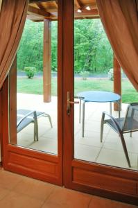 Maison de 2 chambres avec vue sur le lac piscine partagee et jardin amenage a Lachapelle Auzac