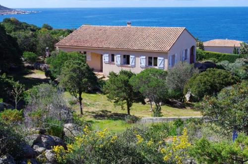 Maison de 3 chambres a Sartene a 400 m de la plage avec vue sur la mer jardin amenage et wifi