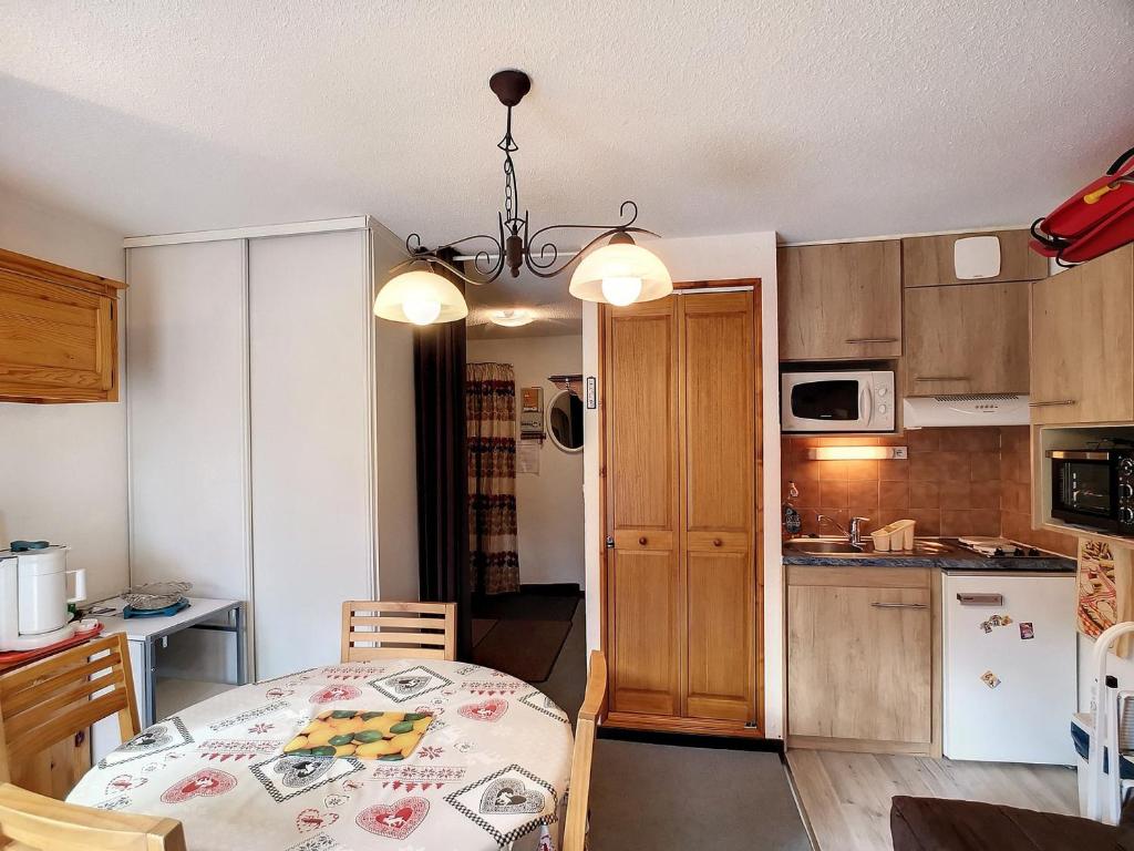 Maison de 3 chambres avec jacuzzi jardin amenage et wifi a Angoume