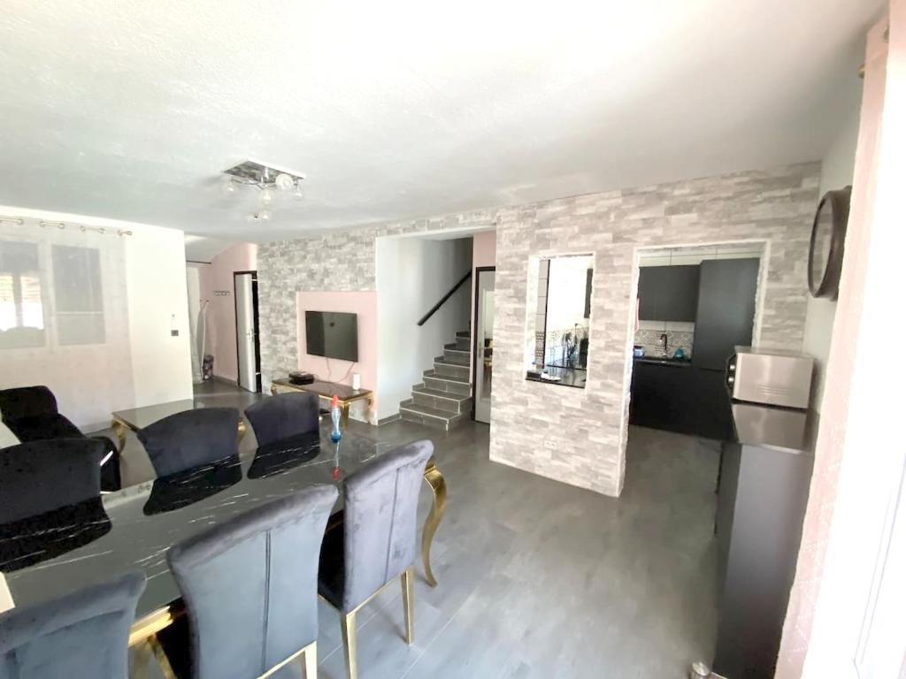 Maison de vacances Maison de 3 chambres avec jacuzzi jardin clos et wifi a Agde a 3 km de la plage 7 Impasse de l'Eteule 34300 Agde