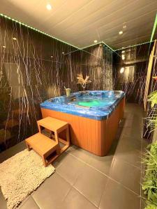Maison de 3 chambres avec jacuzzi jardin clos et wifi a Agde a 3 km de la plage