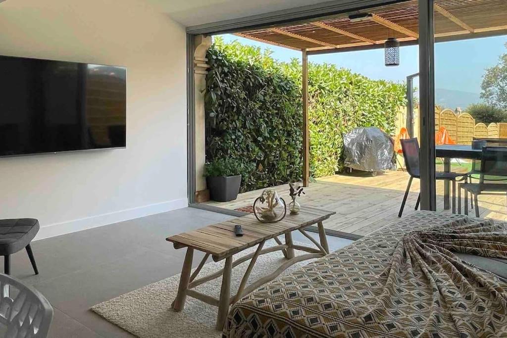 Maison de 3 chambres avec jardin amenage a Ladignac le Long