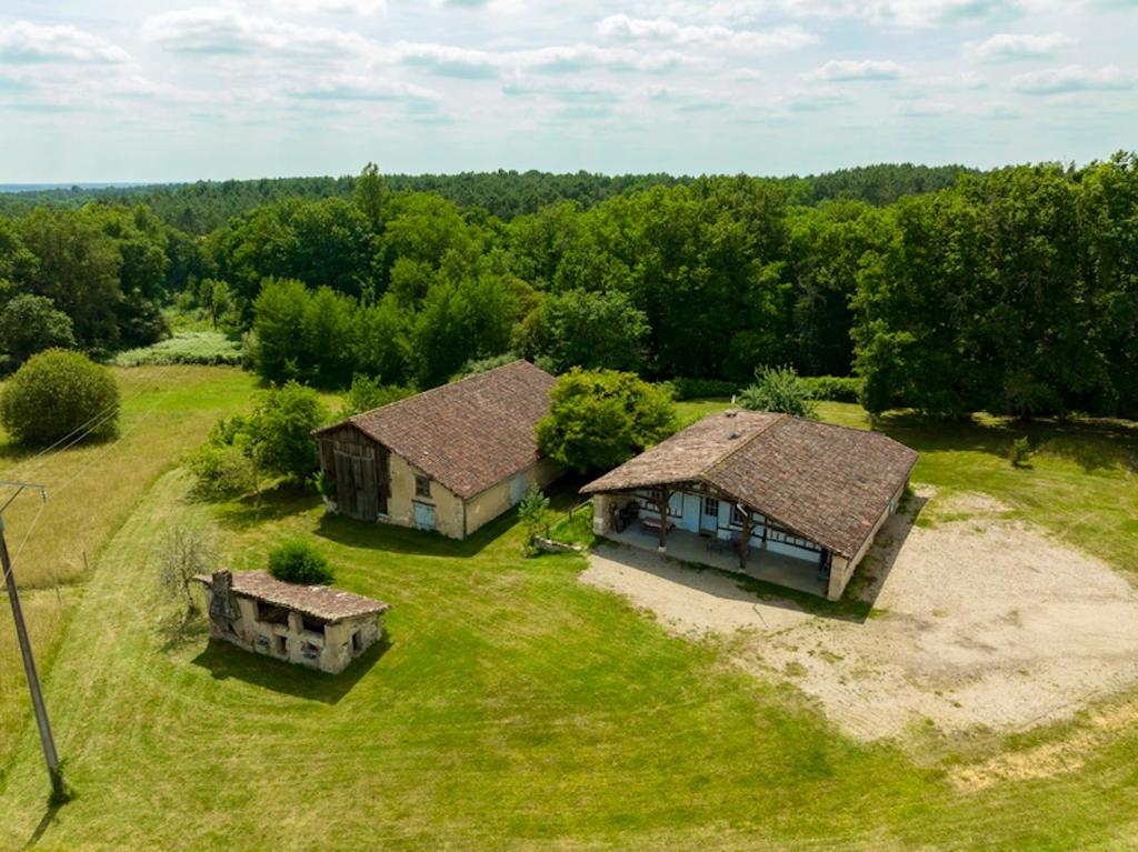 Maison de vacances Maison de 3 chambres avec jardin amenage et wifi a Cudos 1 Lapierre (Lieudit Maurin) (Gite de la pierre) Nouvelle-Aquitaine, Gironde 33430 Cudos