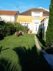 Maison de vacances Maison de 3 chambres avec jardin clos a La Tremblade a 3 km de la plage 48 Boulevard Maréchal Joffre Nouvelle-Aquitaine, Charente-Maritime 17390 La Tremblade -1