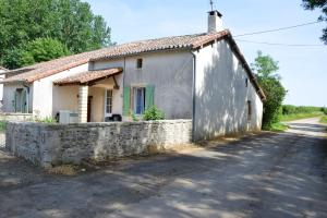 Maison de 3 chambres avec jardin clos a Saint Germier