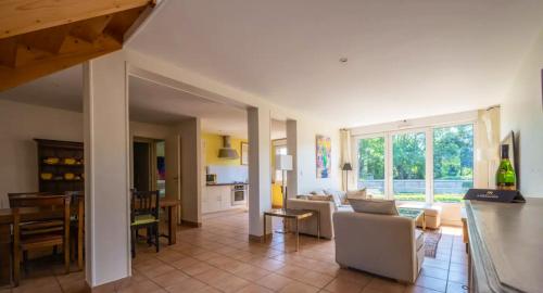 Maison de 3 chambres avec jardin clos et wifi a Moussy