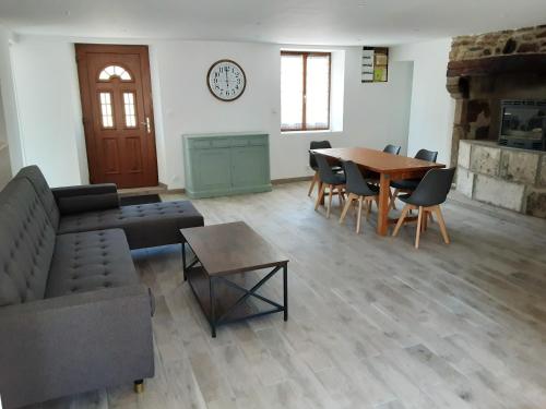 Maison de 3 chambres avec jardin clos et wifi a Quettehou