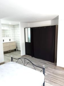 Maison de 3 chambres avec jardin clos et wifi a Quettehou
