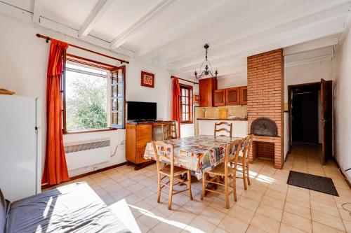 Maison de 3 chambres avec piscine partagee et wifi a Lagrasse
