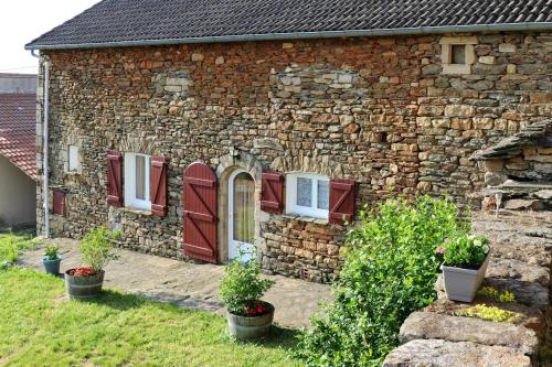 Maison de 3 chambres avec piscine partagee jardin amenage et wifi a Gravieres