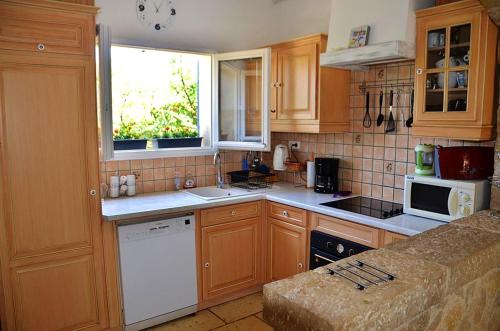 Maison de 3 chambres avec piscine partagee jardin amenage et wifi a Mons