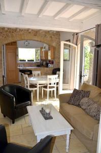 Maison de 3 chambres avec piscine partagee jardin amenage et wifi a Mons
