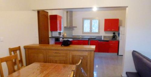 Maison de 3 chambres avec piscine partagee jardin amenage et wifi a Nant