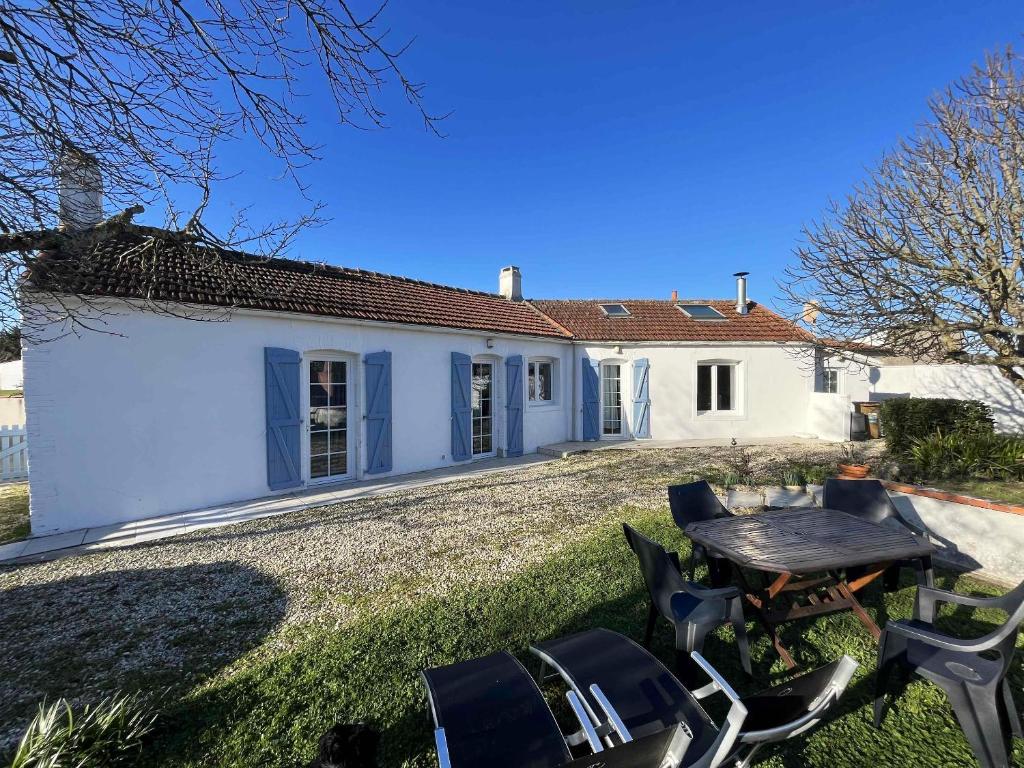 Maison de 3 chambres avec vue sur la ville et jardin clos a Saint Michel en l'Herm a 8 km de la plage 14 Rue des Moulins, 85580 Saint-Michel-en-lʼHerm