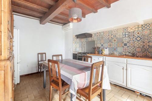 Maison de 3 chambres avec wifi a Puycelsi