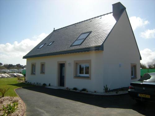 Maison de 4 chambres a Plougrescant a 400 m de la plage avec vue sur la mer jardin clos et wifi