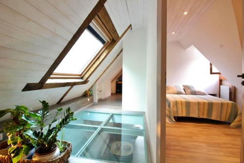 Maison de 4 chambres avec jacuzzi terrasse amenagee et wifi a Guchan a 4 km des pistes