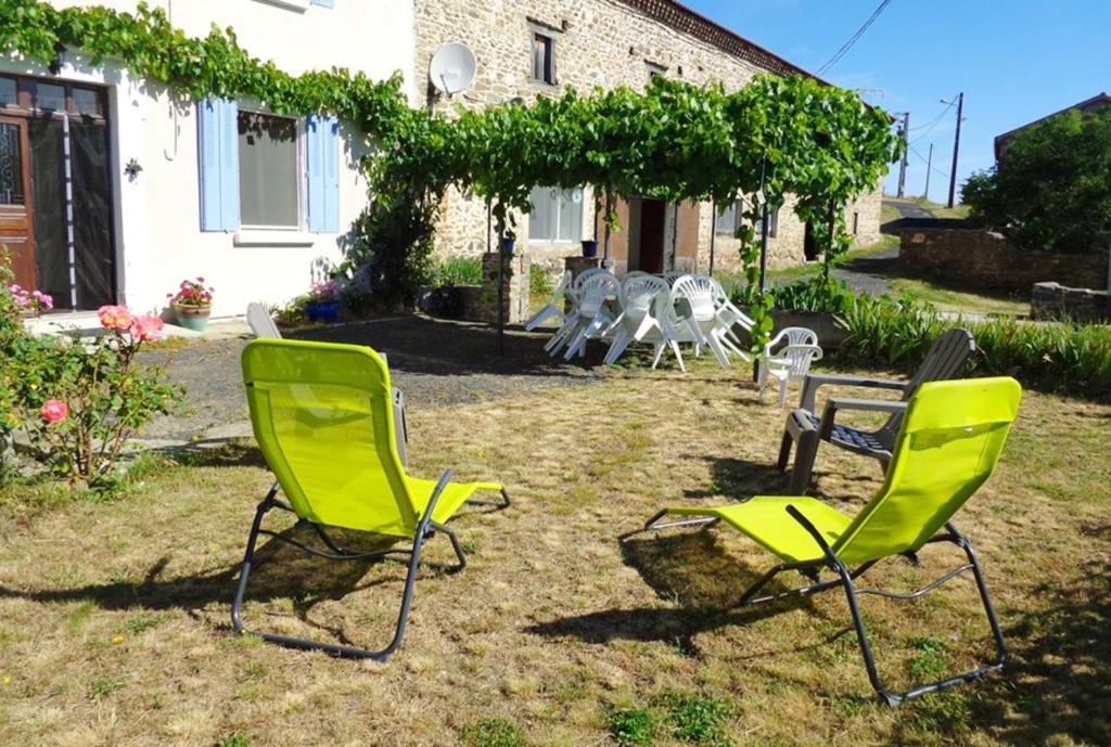 Maison de 4 chambres avec jardin amenage a Mercoeur Montgieux, 43100 Mercoeur