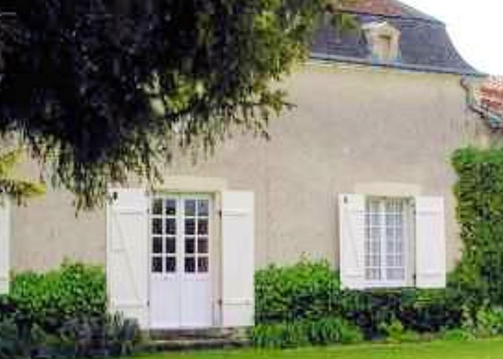 Maison de 4 chambres avec jardin amenage et wifi a Braslou Le Luc, 37120 Braslou