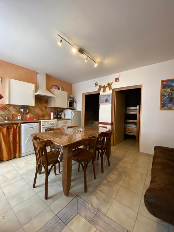 Maison de 4 chambres avec jardin amenage et wifi a Saint Andre en Vivarais