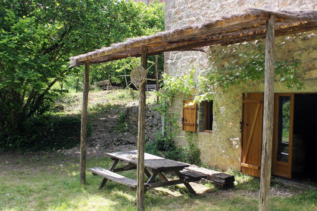 Maison de 4 chambres avec jardin clos et wifi a Albaret Sainte Marie 48200 Albaret-Sainte-Marie