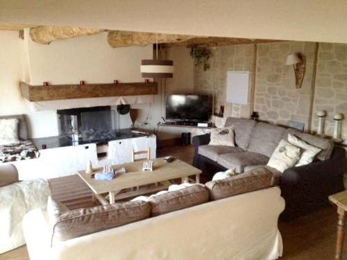 Maison de 4 chambres avec jardin clos et wifi a Boussenac
