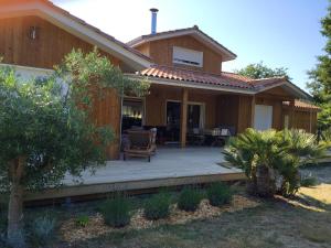 Maison de 4 chambres avec jardin clos et wifi a Hourtin a 1 km de la plage