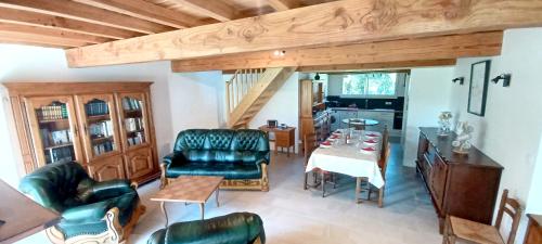 Maison de 4 chambres avec jardin clos et wifi a Hourtin