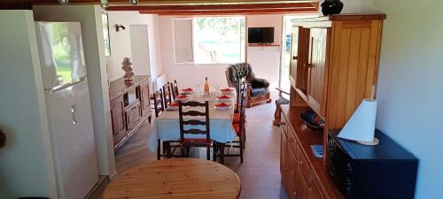 Maison de 4 chambres avec jardin clos et wifi a Hourtin