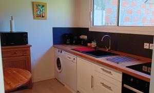 Maison de 4 chambres avec jardin clos et wifi a Hourtin