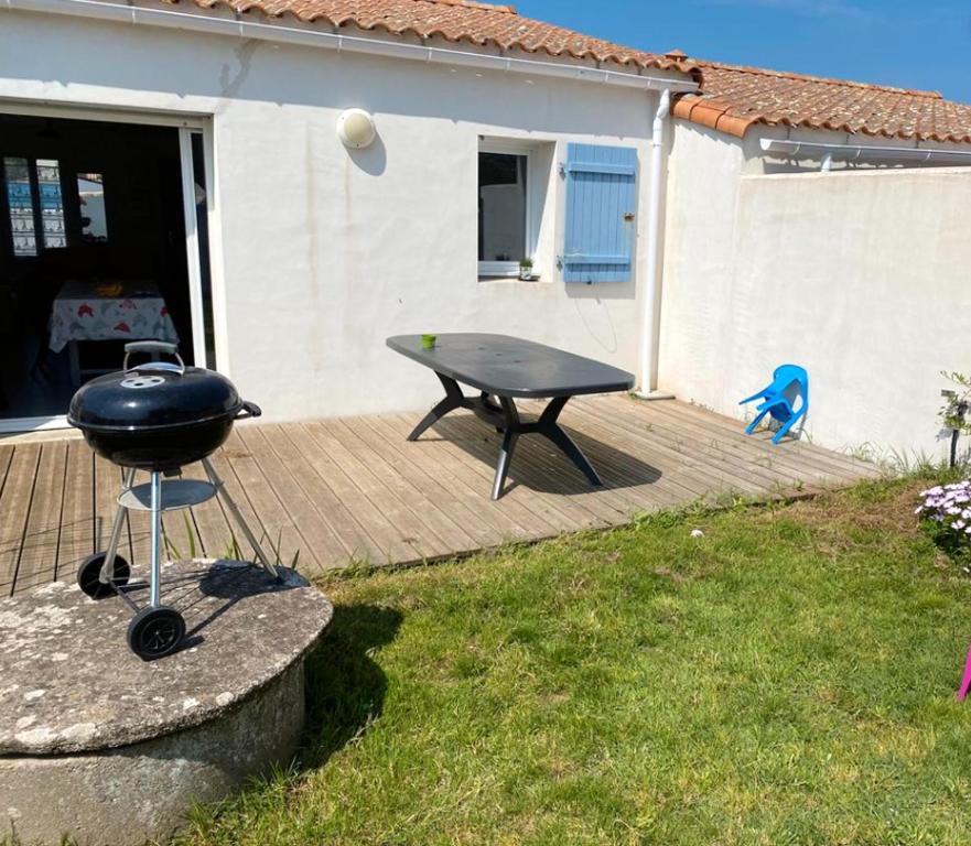 Maison de 4 chambres avec jardin clos et wifi a Noirmoutier en l'Ile Rue du Cloucq du Vieil, 85330 Noirmoutier-en-l\'Île