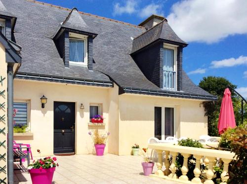 Maison de 4 chambres avec jardin clos et wifi a Tregomeur a 8 km de la plage