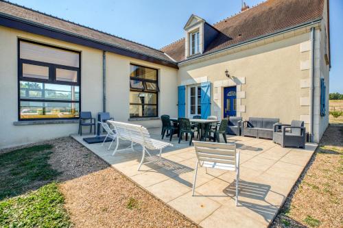 Maison de 4 chambres avec piscine interieure jardin clos et wifi a Villentrois Faverolles en Berry