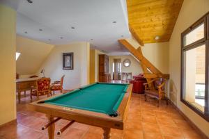 Maison de 4 chambres avec piscine interieure jardin clos et wifi a Villentrois Faverolles en Berry