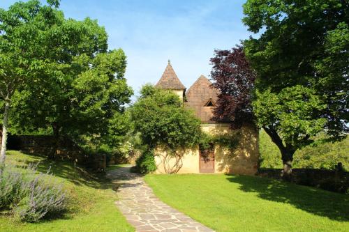 Maison de 4 chambres avec piscine partagee et jardin amenage a Saint Cybranet